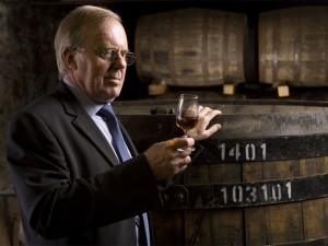 David Stewart inspects the whisky sitting in Tun 1401